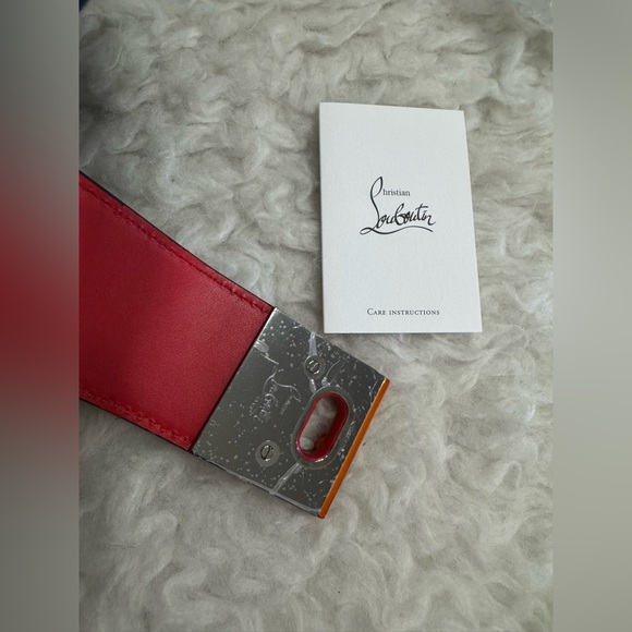 LIKE NEW CHRISTIAN LOUBOUTIN
Carasky denim mini bag NO CALL OUT - Picture 12 of 16